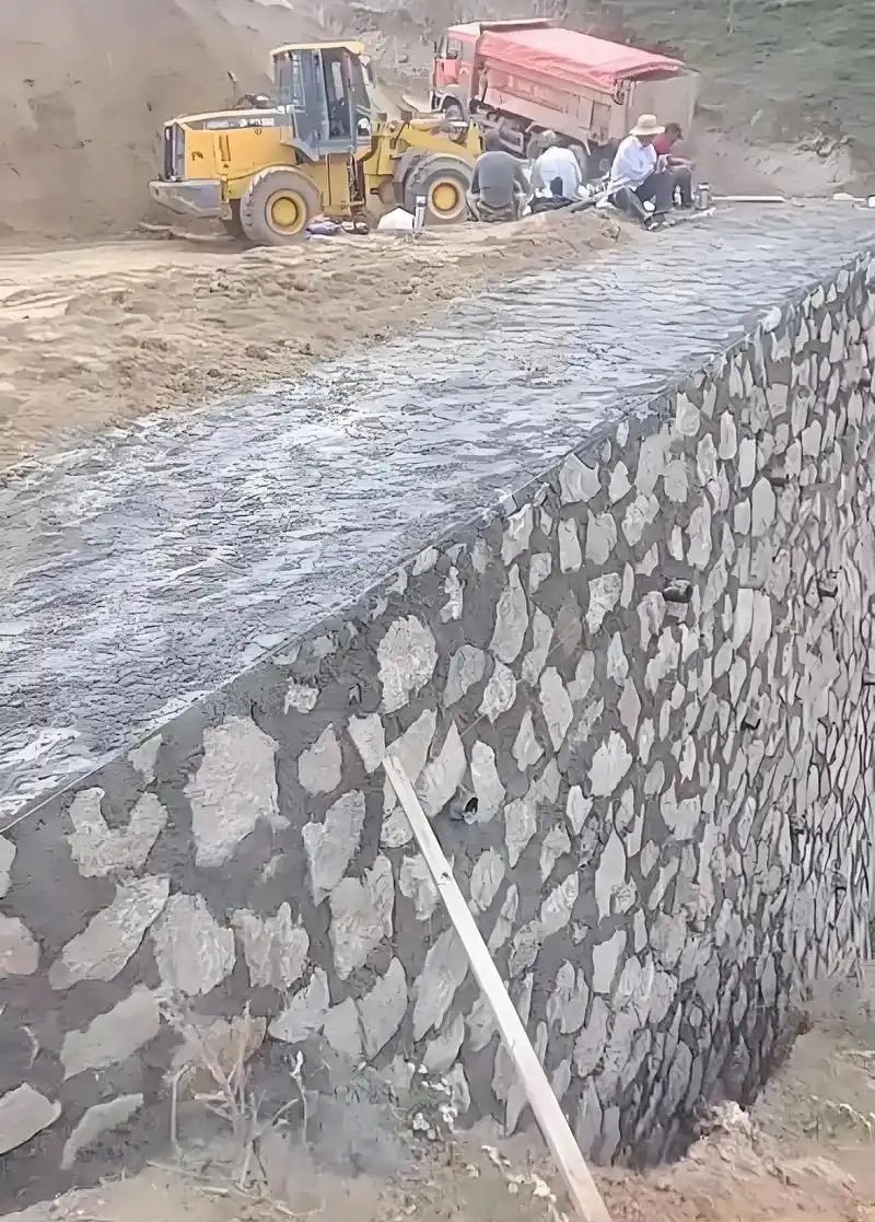 廊坊三河边坡加固